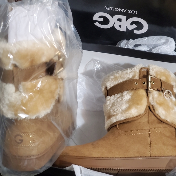 2 NWT AND ORIGINAL PACKAGE SIZE 5.5 WINTER BOOTIES fleece - Picture 6 of 10